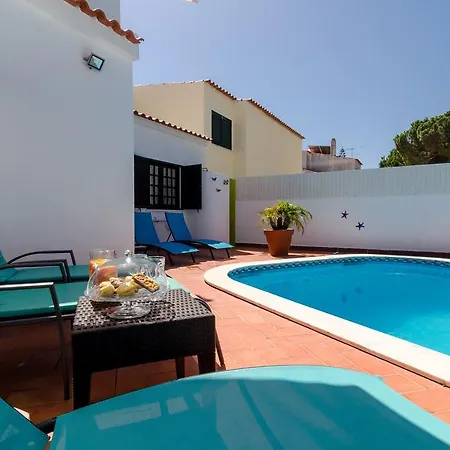 빌라 Spacious Villa For 10 With Private Pool Near Albufeira 알부페이라