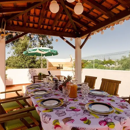 Spacious Villa For 10 With Private Pool Near Albufeira 알부페이라