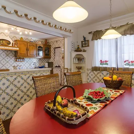 빌라 Spacious Villa For 10 With Private Pool Near Albufeira