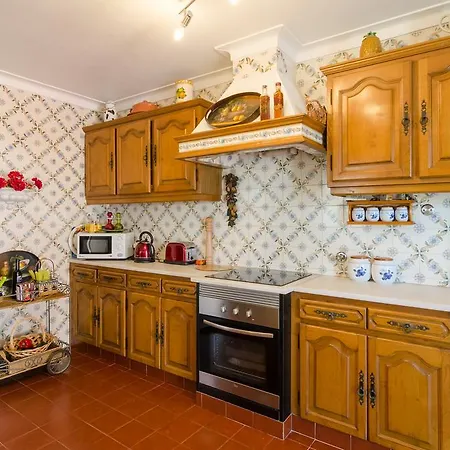 Spacious Villa For 10 With Private Pool Near Albufeira