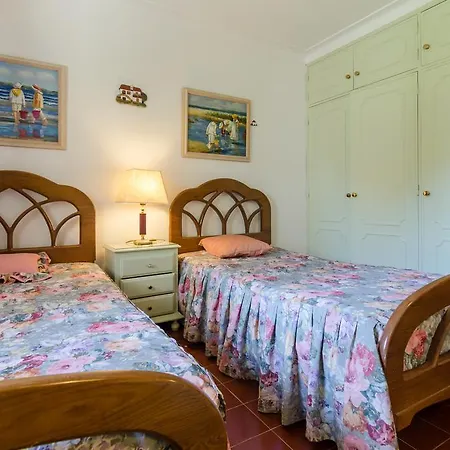 빌라 Spacious Villa For 10 With Private Pool Near Albufeira *
