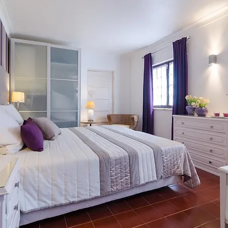 Spacious Villa For 10 With Private Pool Near Albufeira