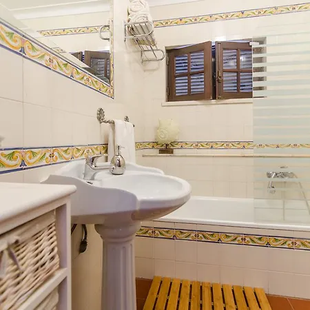 Villa Spacious Villa For 10 With Private Pool Near Albufeira