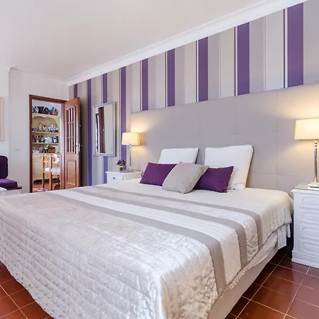 Spacious Villa For 10 With Private Pool Near Albufeira アルブフェイラ