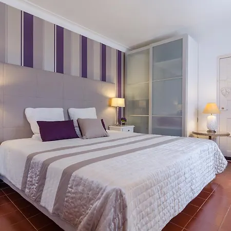 ヴィラ Spacious Villa For 10 With Private Pool Near Albufeira アルブフェイラ